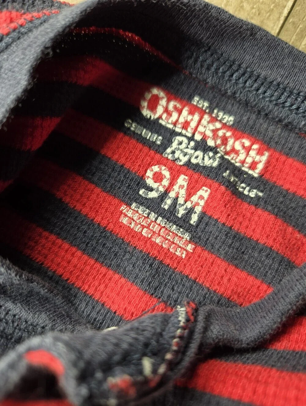 OshKosh B'gosh Baby Boy Striped Red & Navy One-Piece Thermal Bodysuit Size 9M